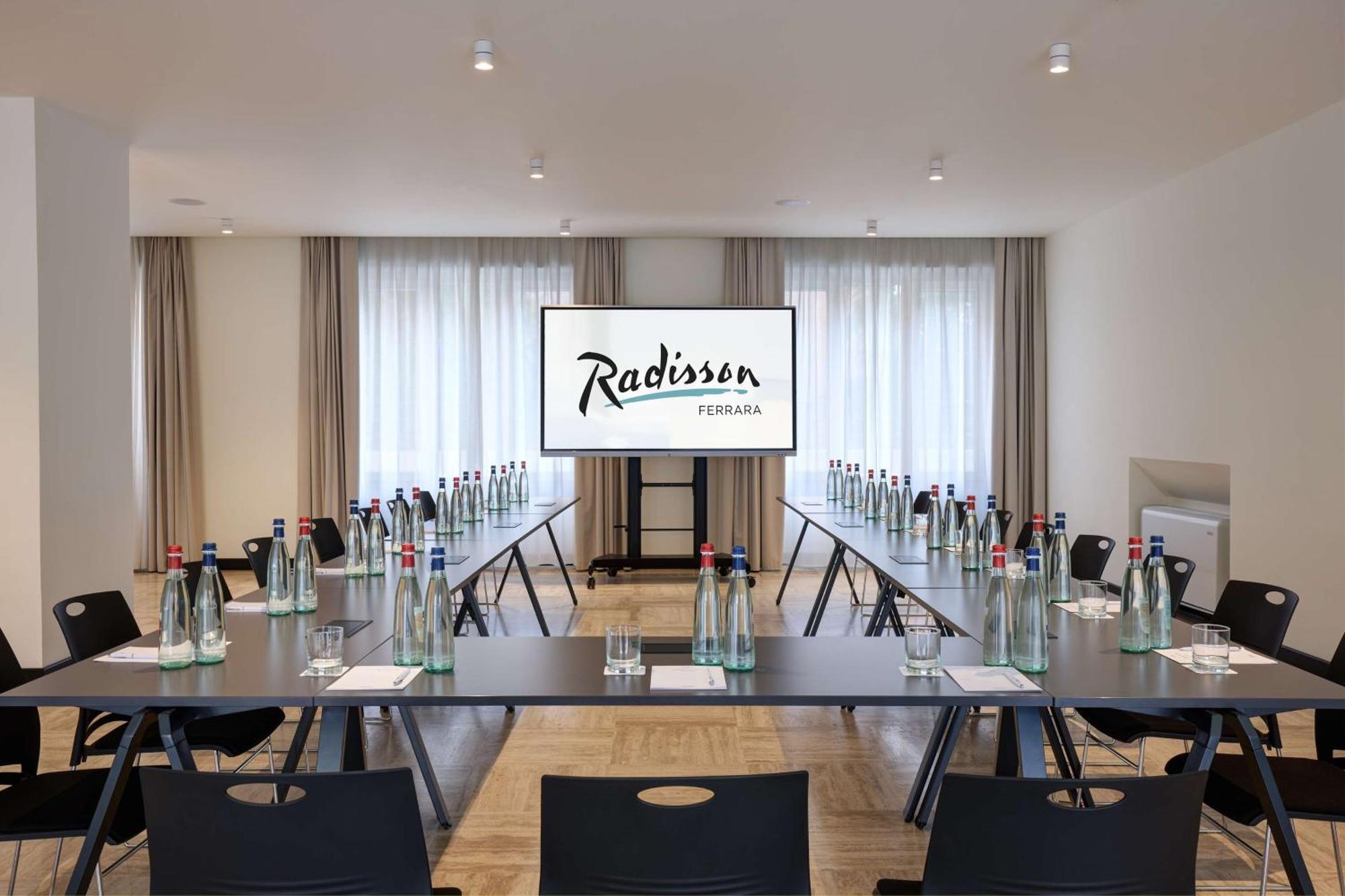 Radisson Hotel Ferrara Esterno foto