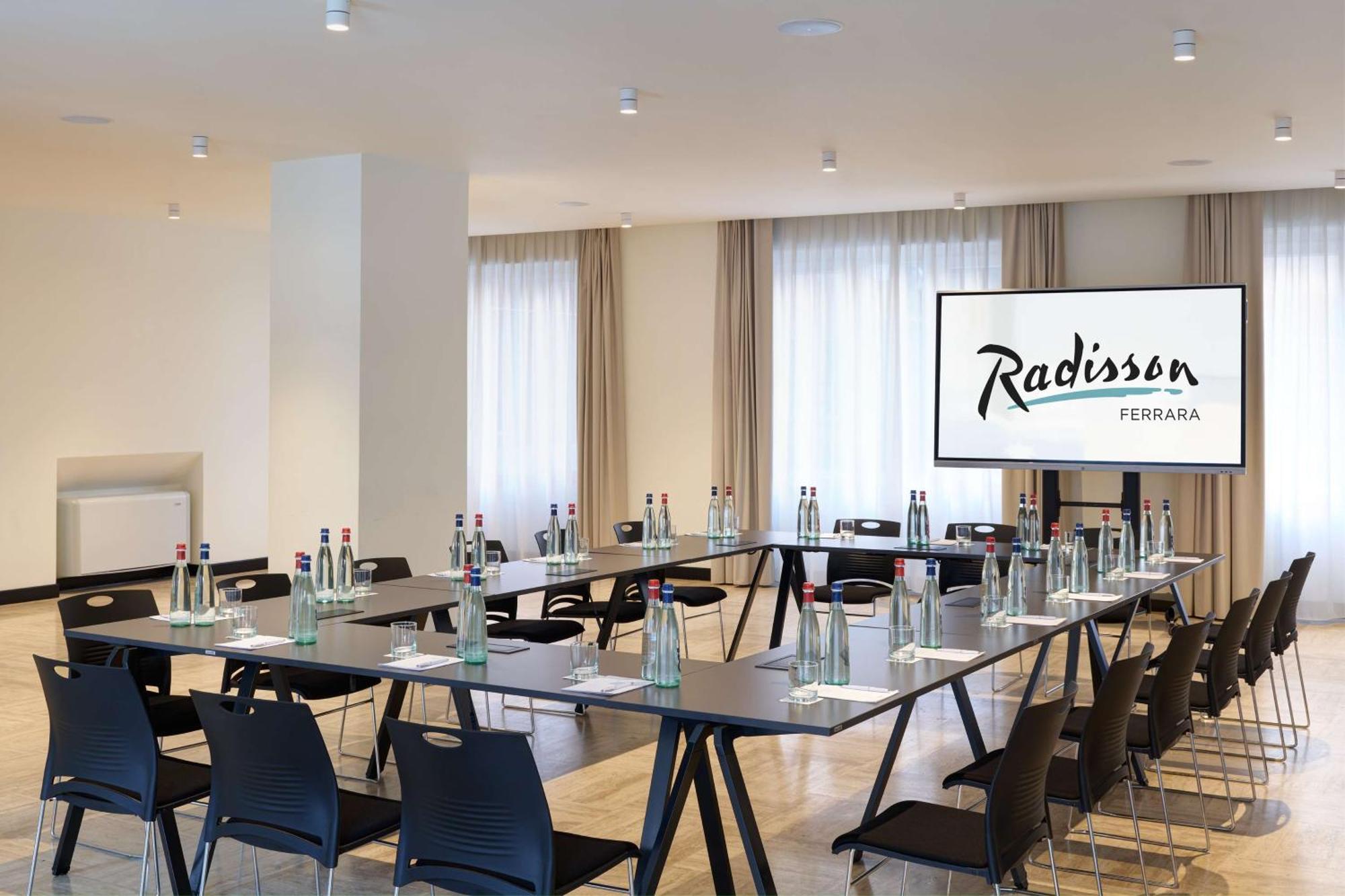 Radisson Hotel Ferrara Esterno foto